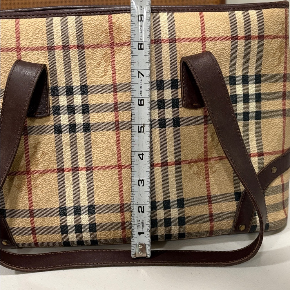 Burberry AUTHENTIC TOT Bag—Excellent Preowned Condition!! Great size!! - Picture 10 of 11